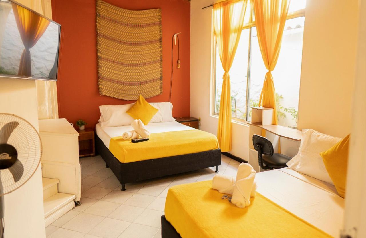 Africa House-Casa Hotel Laureles-La70 Medellín Dış mekan fotoğraf