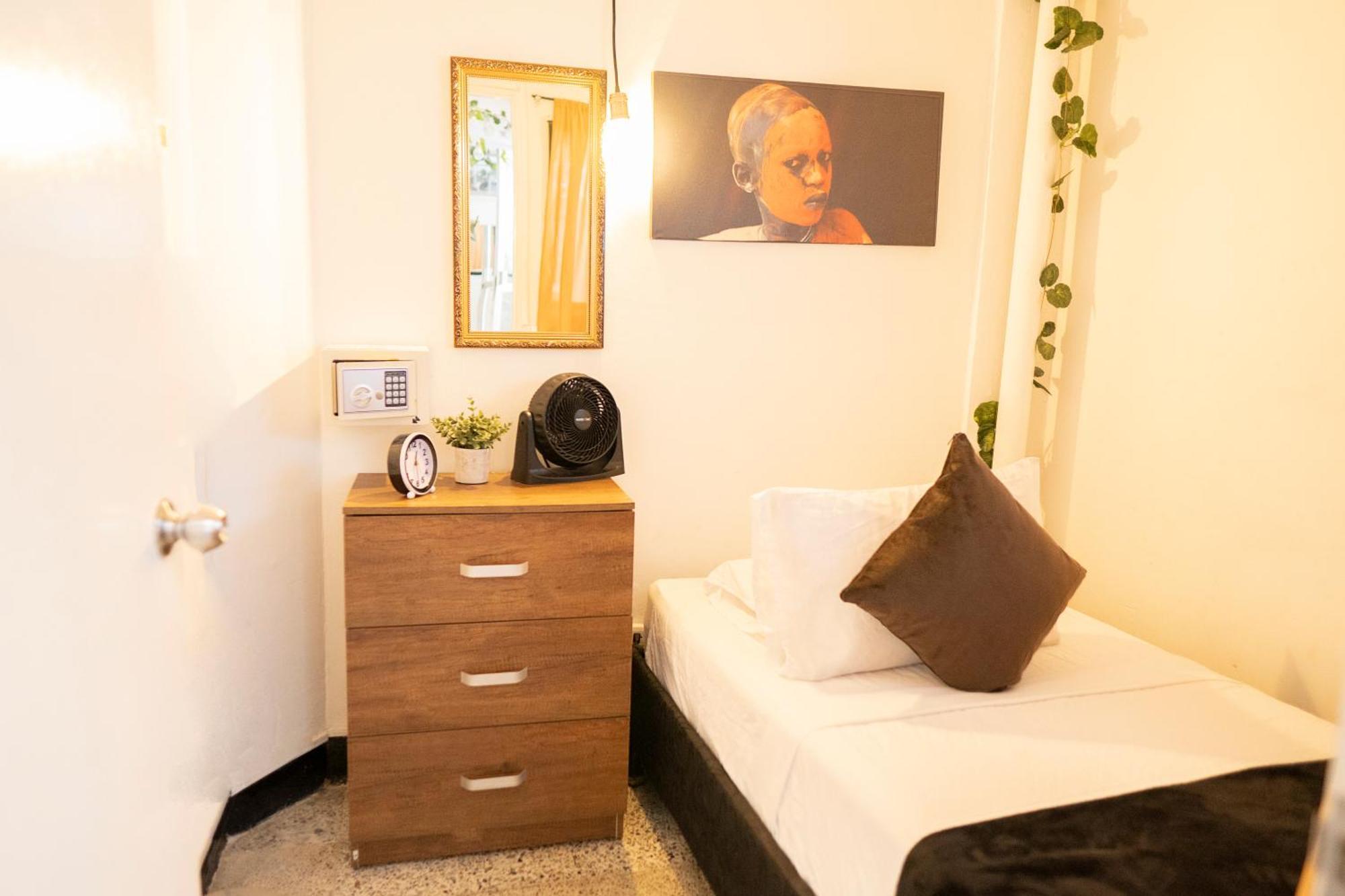 Africa House-Casa Hotel Laureles-La70 Medellín Dış mekan fotoğraf