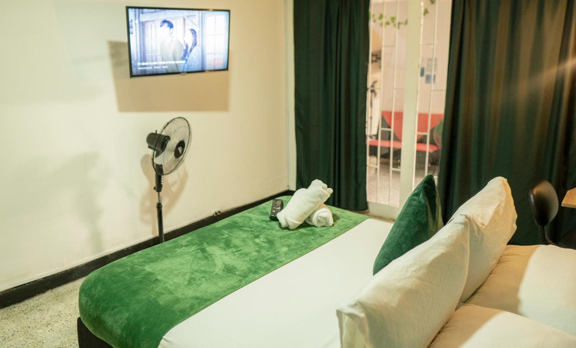Africa House-Casa Hotel Laureles-La70 Medellín Dış mekan fotoğraf