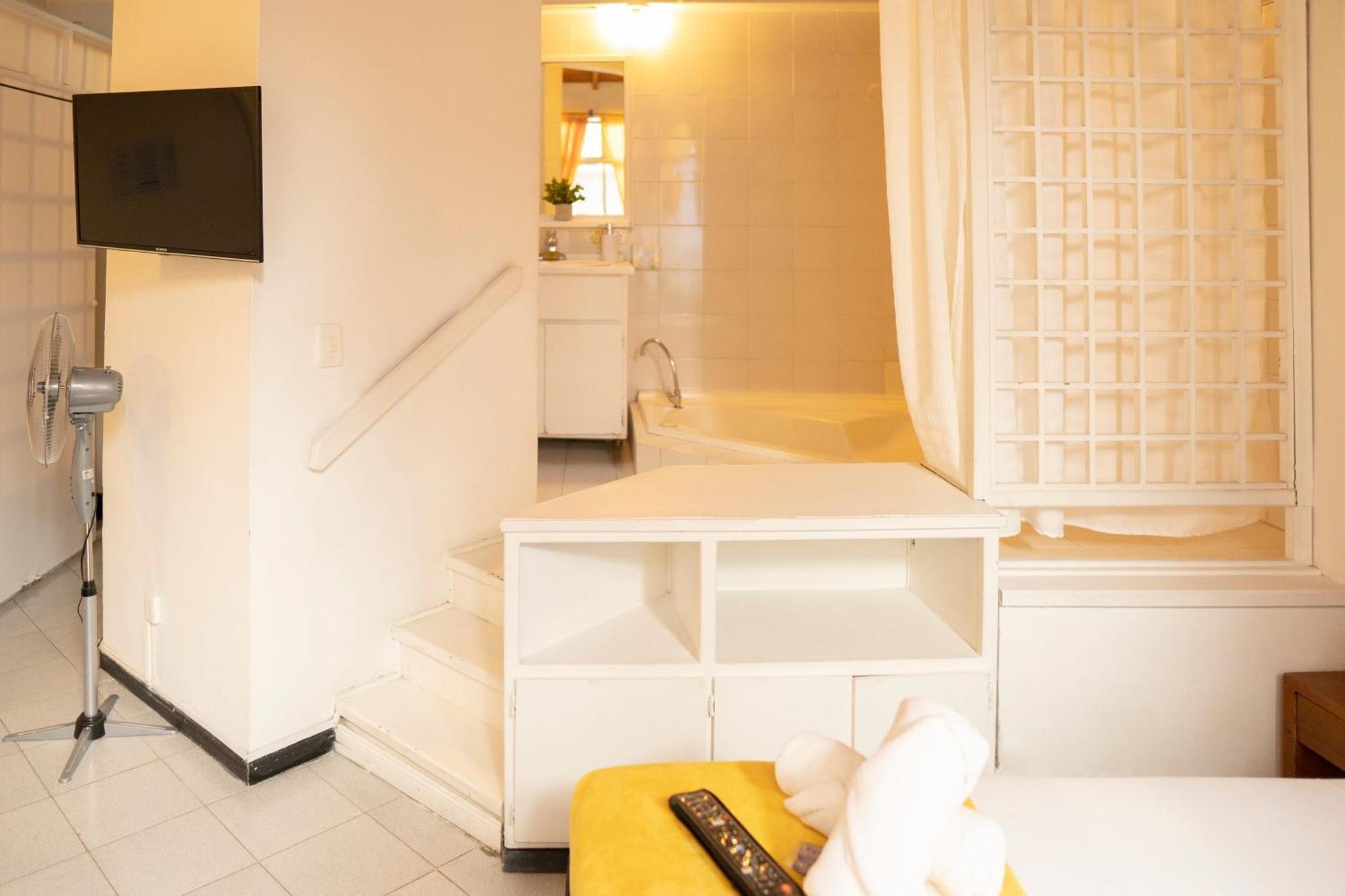 Africa House-Casa Hotel Laureles-La70 Medellín Dış mekan fotoğraf