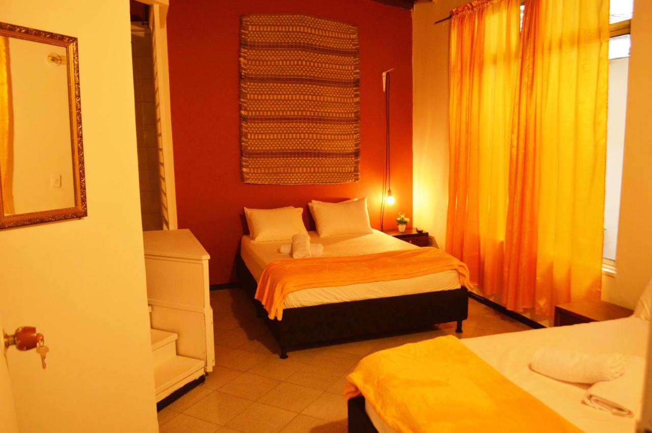 Africa House-Casa Hotel Laureles-La70 Medellín Dış mekan fotoğraf